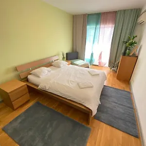  Apartament 214 With Private Parking